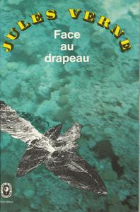 Face au drapeau